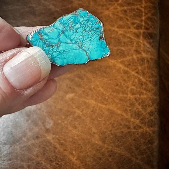 Turquoise and silver tone Pendant Necklace - Picture 11 of 12